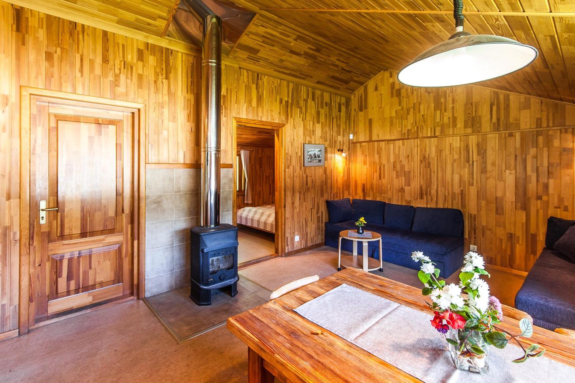 Laucu Akmens Hotel Skulte  Cameră foto